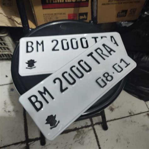 Bikin Plat Nomor Motor Font Baru Dasar Putih 2 Pcs Depan Dan Belakang Lazada Indonesia