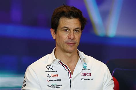 Toto Wolff still thinks about the 2021 Abu Dhabi showdown between Lewis ...