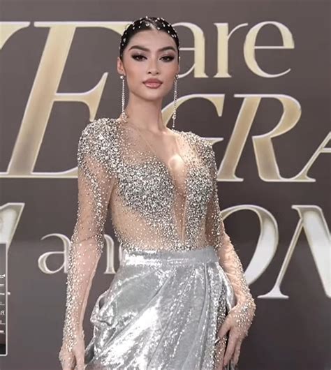 Lương Mỹ Kỳ lạ lẫm trên thảm đỏ chung kết Miss Grand Vietnam 2022