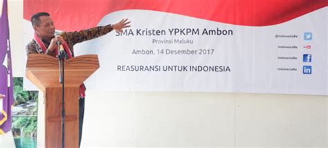 Indonesia Re Mengajar Di SMAK YPKPM Ambon Maluku Indonesia Re