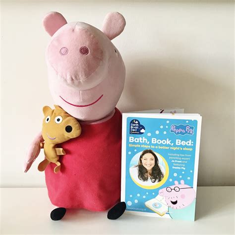 Bath, book and bed with Peppa Pig - Five Little Doves