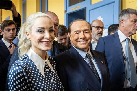 Chi Marta Fascina La Compagna Di Silvio Berlusconi