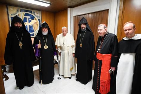 El Papa Francisco Recibi A Aram I Y Discutieron Sobre El Retorno De La