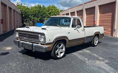 1973 Dodge D100