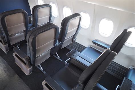 Where to Sit on United's 737 MAX 9: Economy and First Class - The ...