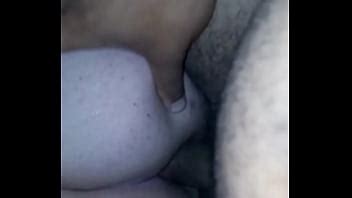Hombre casado caliente vino a visitar a su pequeña perra amante Me senté caliente XVIDEOS