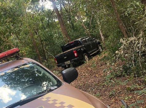 Polícia Militar recupera caminhonete roubada de lava a jato em Paraíso