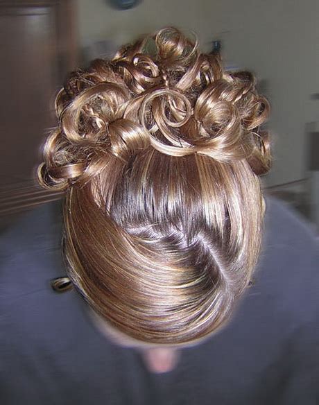 Coiffure Chignon Boucl Beaut Et Style