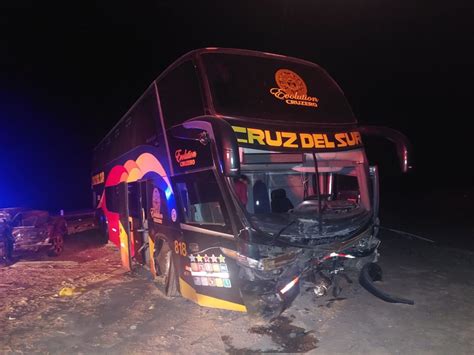 Un Muerto Deja El Choque Frontal Entre Un Bus Y Una Camioneta El Men