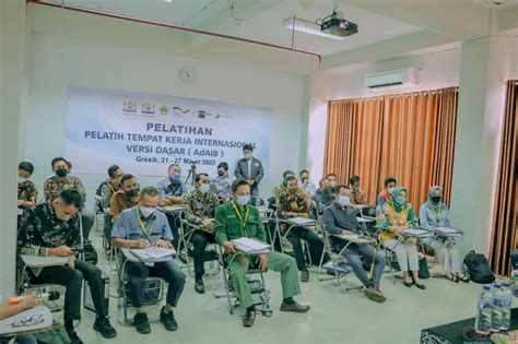 Tingkatkan Kualitas Sdm Pemkab Gresik Bersama Kadin Dan Universitas