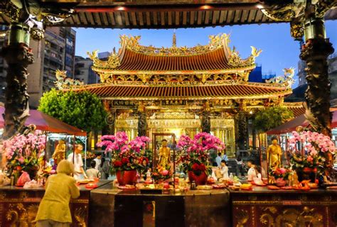 Longshan temple editorial photo. Image of taiwan, oriental - 124235221