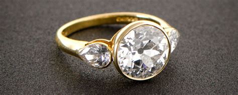 Bezel Setting Engagement Ring (Plus Pros and Cons) - Twirl Weddings