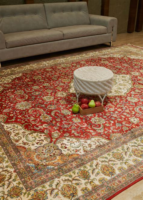 Silk Carpet for Living Room & Dining Room from Carpets of Kashmir; Mumbai