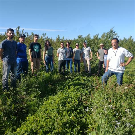 Alunos Dos Cursos De Bacharelado Em Agronomia E De Tecnologia Em