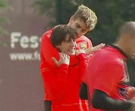 Gerard Piqué kiss - Gerard Piqué Photo (16972480) - Fanpop