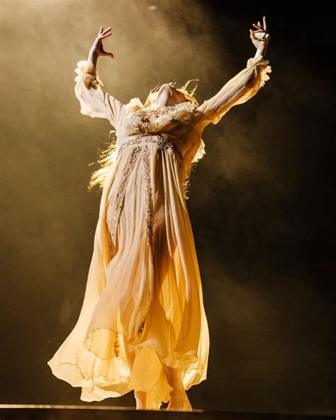 Florence Welch Archive On Twitter High As Hope Tour Dance