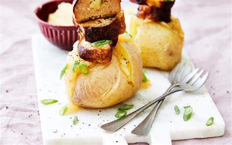 Kippengehaktbroodjes Met Appelmoes En Gepofte Aardappel Libelle Lekker