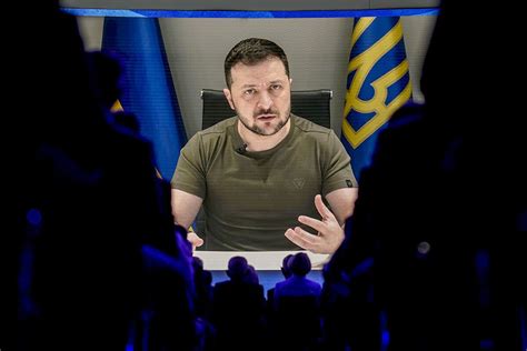 100 speeches in 100 days of war: Ukraine's Volodymyr Zelensky rallies his country - Los Angeles ...