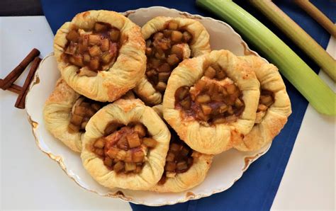 Vegan Cheese And Rhubarb Danish Very Vegan Val