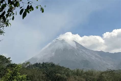 Update Gunung Merapi Senin 16 Oktober 2023 Terjadi 15 Kali Guguran