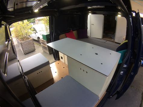 Installer Un Kit Fourgon Loisirs Dans Un Ford Transit Custom Utilitaire