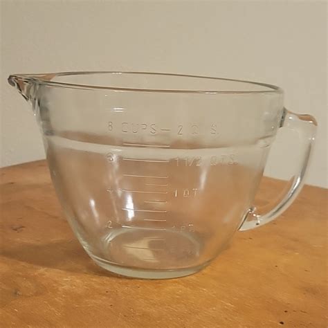 Pampered Chef Kitchen Pampered Chef 8 Cup Measuringmixing Bowl Poshmark