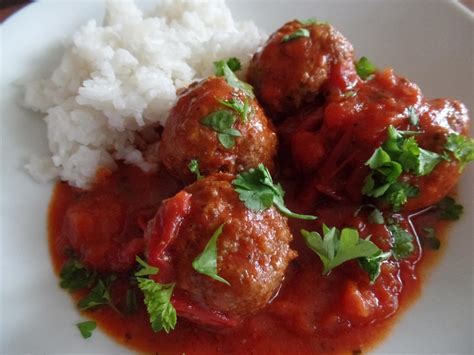 Hackbällchen mit fruchtiger Tomatensauce Rezept kochbar de