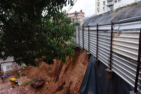 A Gazeta Defesa Civil Interdita Avenida De Vit Ria Por Risco De