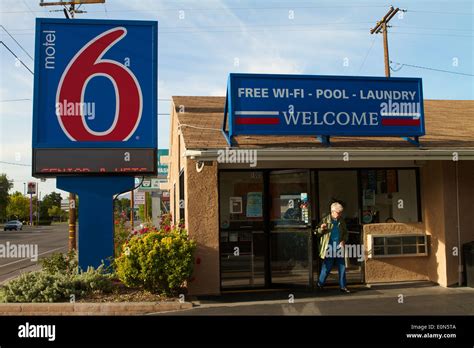 Motel 6 sign outside a location in Bishop California Stock Photo - Alamy