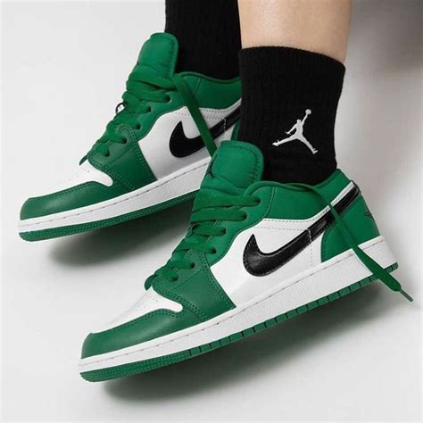 Air Jordan 1 Low "PINE GREEN" 553558-301 Green White Black | Chaussures ...