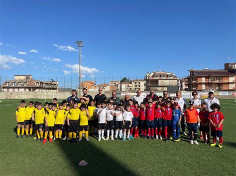 Calcio Femminile Le Atlete Della FC Enna A Caltanissetta Per Evento