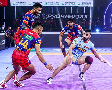 Pro Kabaddi League PIX Warriors Edge Yoddha In Season Opener Rediff