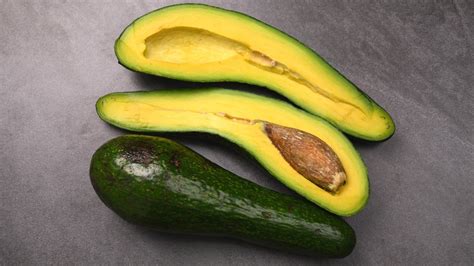 What Are Long-Neck Avocados And Why Are They So Expensive?!