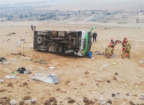 Tacna Dos Muertos Y Alrededor De 20 Heridos Deja Vuelco De Bus Cerca