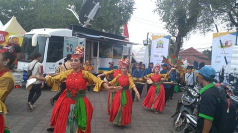 Pawai Budaya Semarakkan Pembukaan Kota Serang Fair 2018 · Id