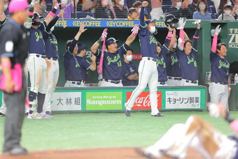 ヤクルトが大勢撃ちでg倒3連勝！山崎逆転v打「直球一本で勝負を仕掛けていきました」（2 2ページ） サンスポ