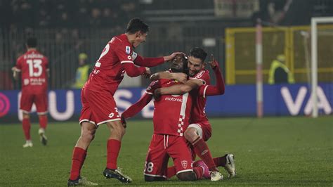 A Wonderful Finish Warren Bondo Scores Stoppage Time Screamer To