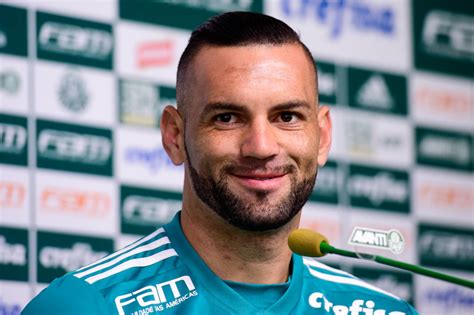 Weverton Revela Quais Foram As Duas Defesas Mais Importantes Para O