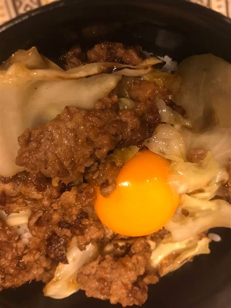 肉味噌キャベツ丼！ レシピ・作り方 By 料理人のたまご豆しば 楽天レシピ