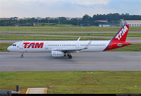 Aircraft Photo of PT MXO Airbus A321 231 TAM Linhas Aéreas