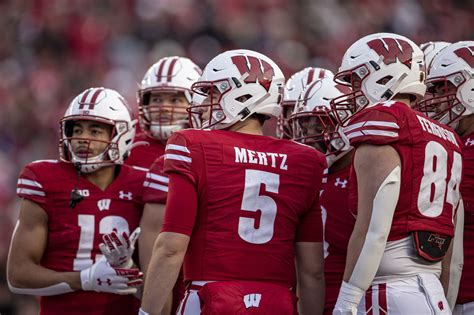 Wisconsin Badgers Football Examining The New Look Badgers Offense