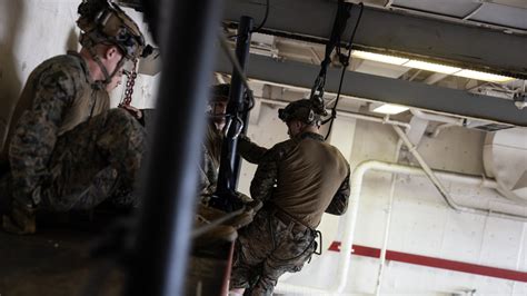 Dvids Images 24th Meu Soc Fast Rope Training Aboard Uss New York