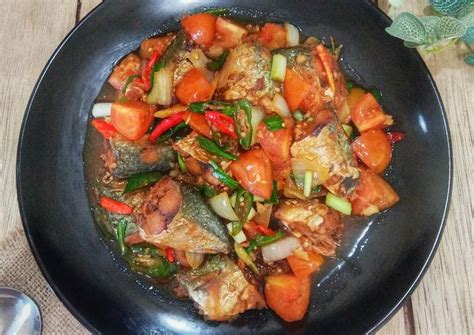 Resep Ikan Kembung Masak Tomat Oleh Dina Kristiana Cookpad