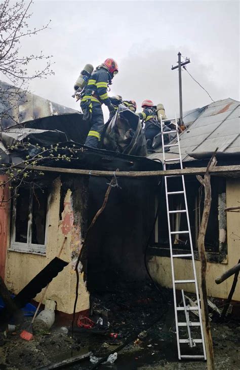 VIDEO Incendiu la o locuință din comuna Vânători Jurnal de Vrancea