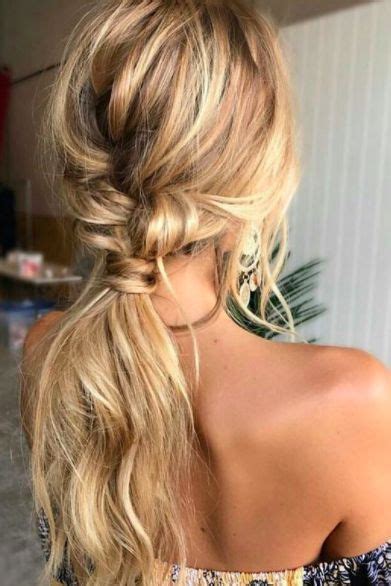 35 Chic And Messy Updo Hairstyles For Luxuriously Long Hair