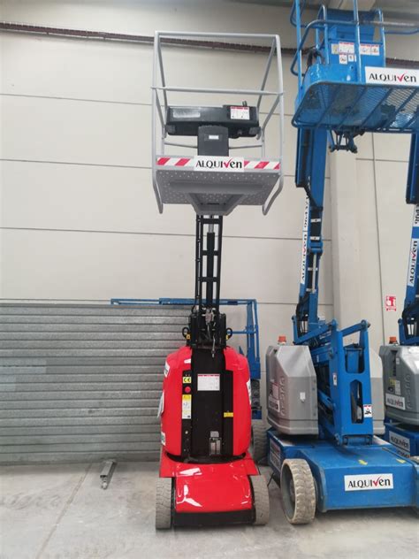 Plataforma Vertical El Ctrica De Mts Manitou Jvr A O Horas