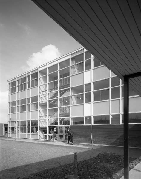 Heanor Gate Secondary Modern School, Heanor, Derbyshire: the three-storey classroom block | RIBA pix