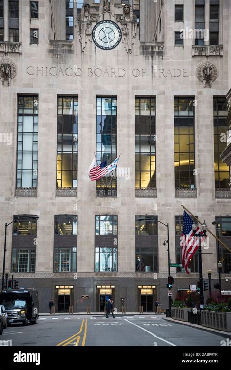 Facade of the Chicago Board of Trade Building, an Art Deco skyscraper ...