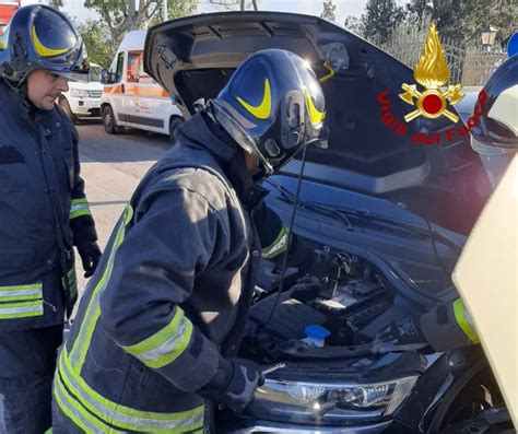 Mattinata Di Incidenti Sulle Strade Salentine Tre Auto Si Scontrano