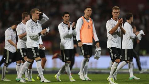 WM Qualifikation Weltmeister Deutschland mit Schützenfest gegen San